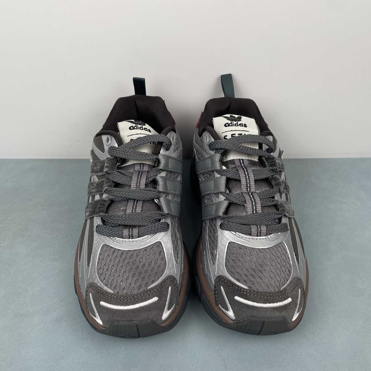 AD Adistar Cushion SFTM Silver Grey