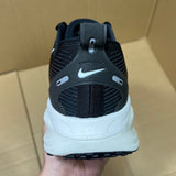 Vomero 18 Black/White