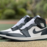 AJ1 MID Black