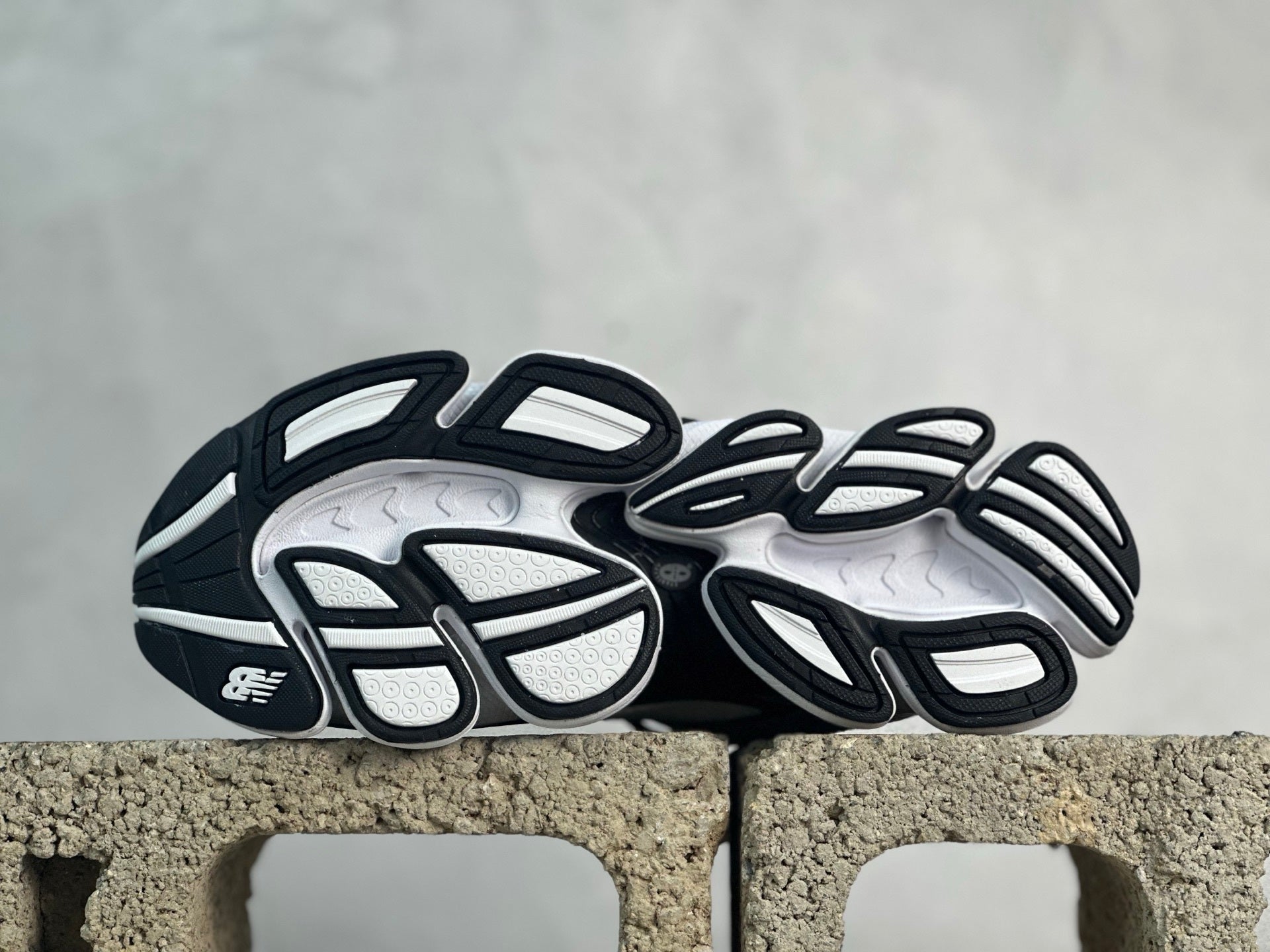 2000 White and Black
