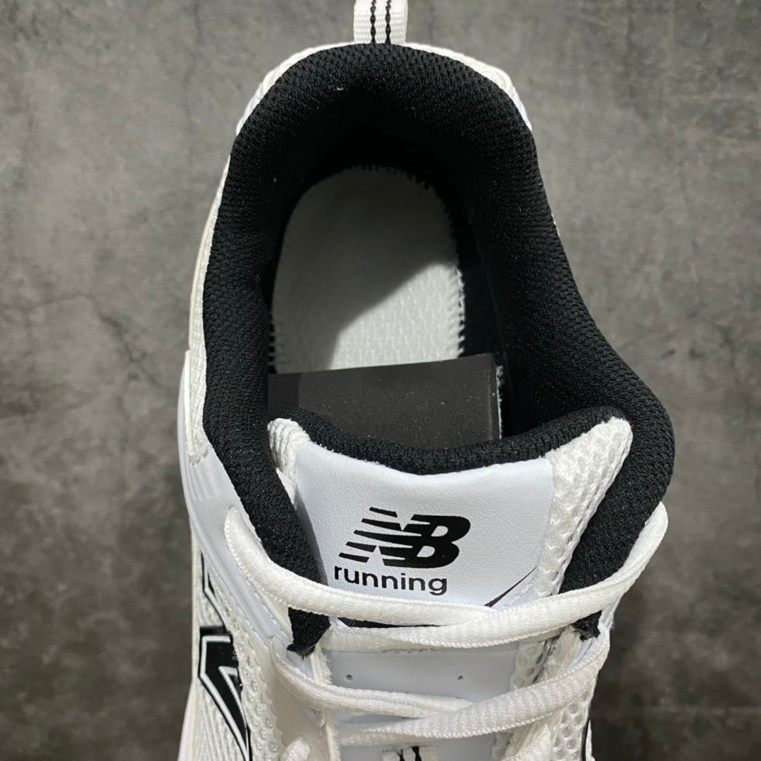 530 White and Black