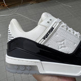 Trainer White and Black