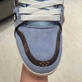 Trainer Blue