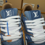 Trainer Blue