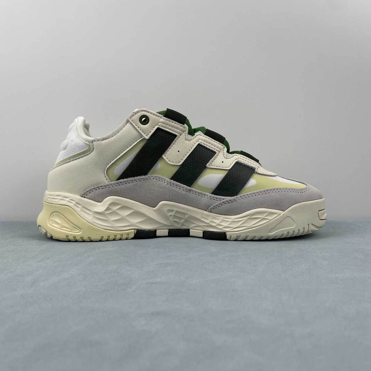 AD Niteball White Dark Green