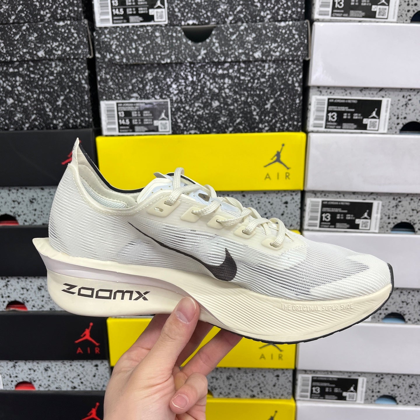 ZoomX Vaporfly Next% 4 Light Grey