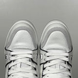 Trainer White and Black