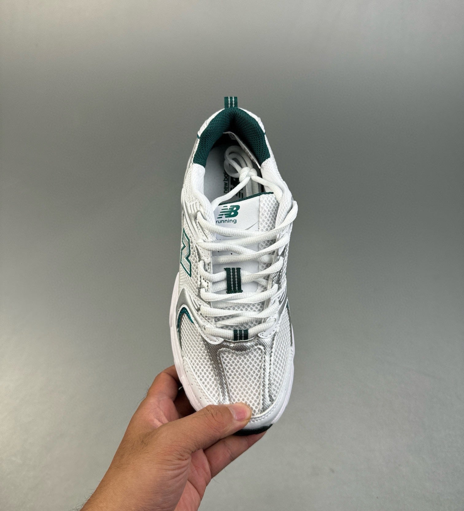 530 White and Green