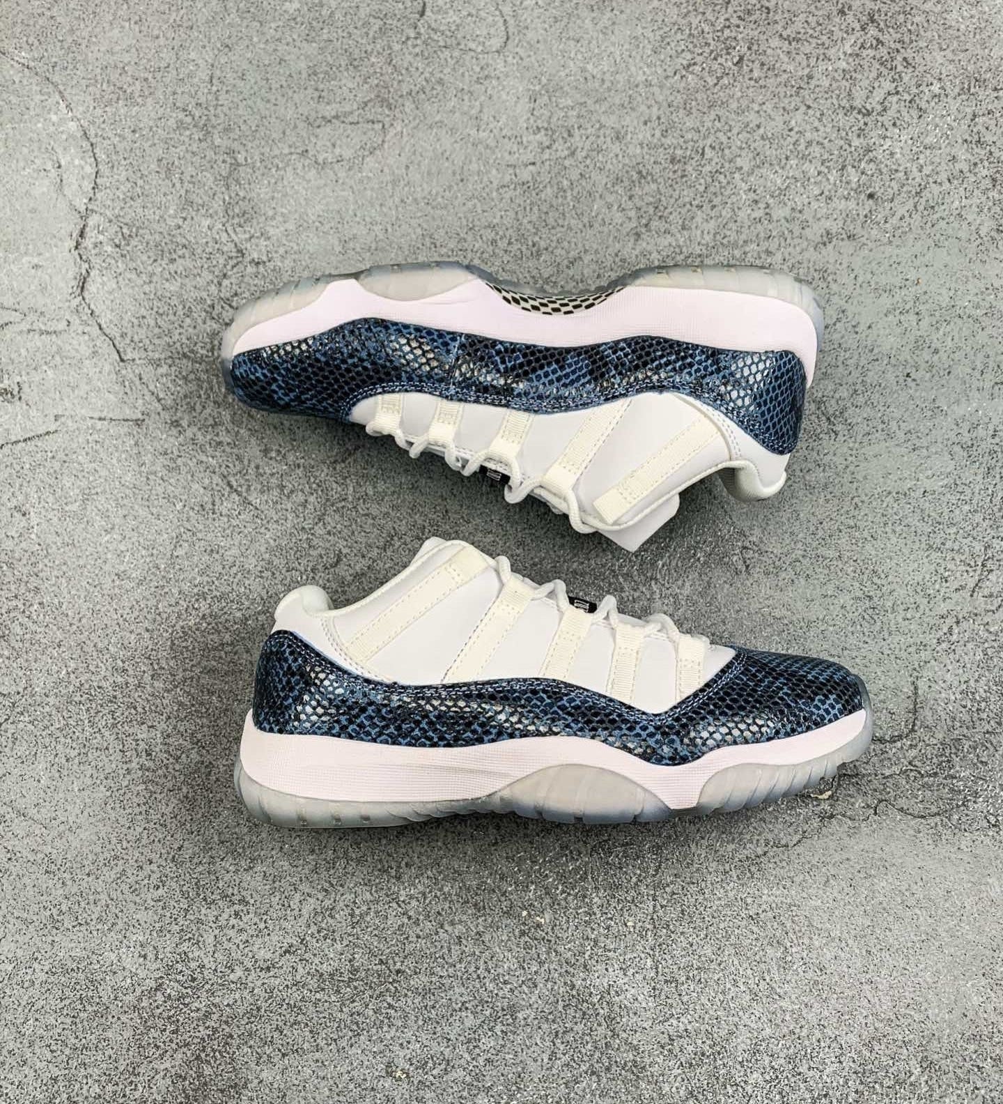 AJ11 Snake Blue