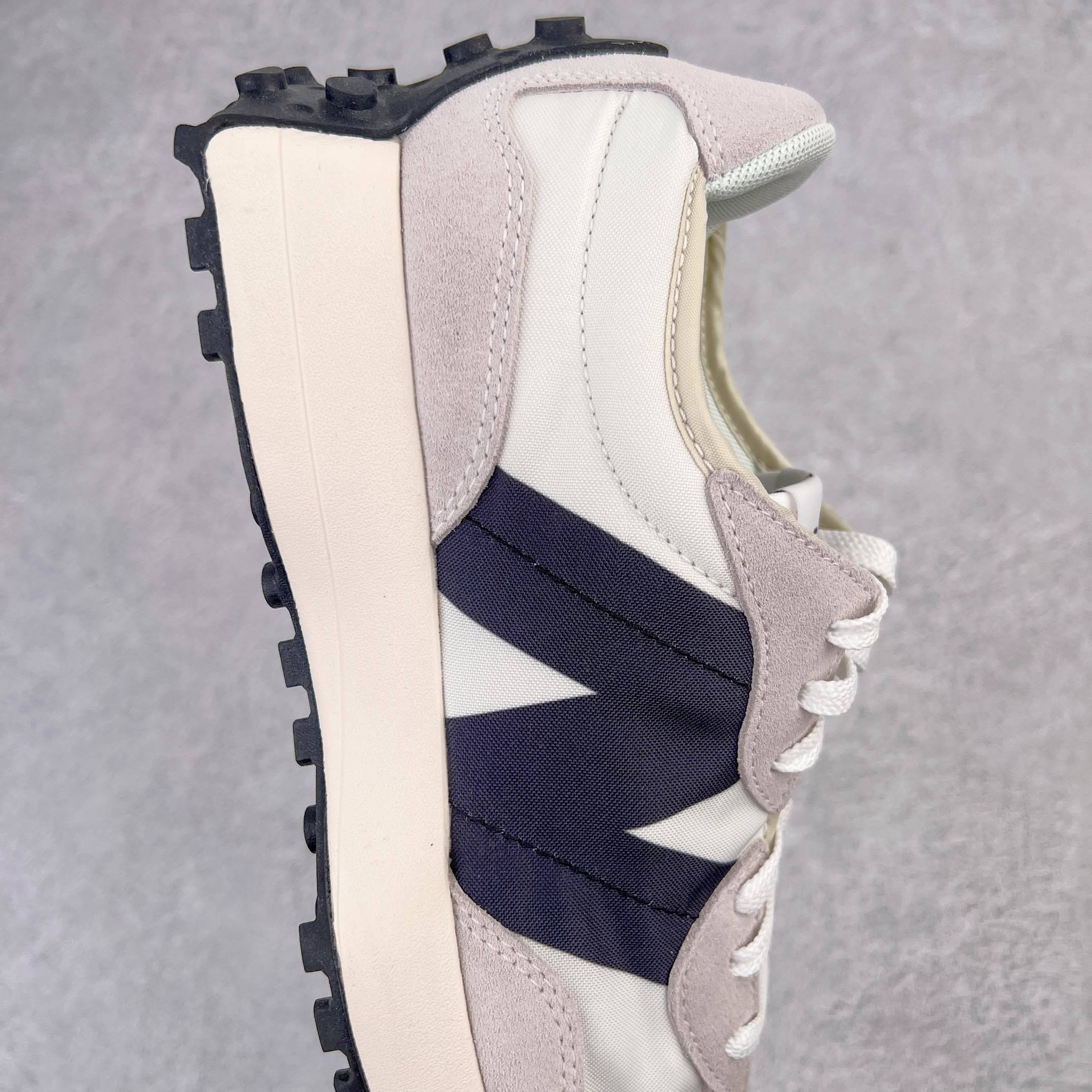327 Classic Casual Blue