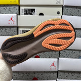 GEL-NIMBUS 27 Brown
