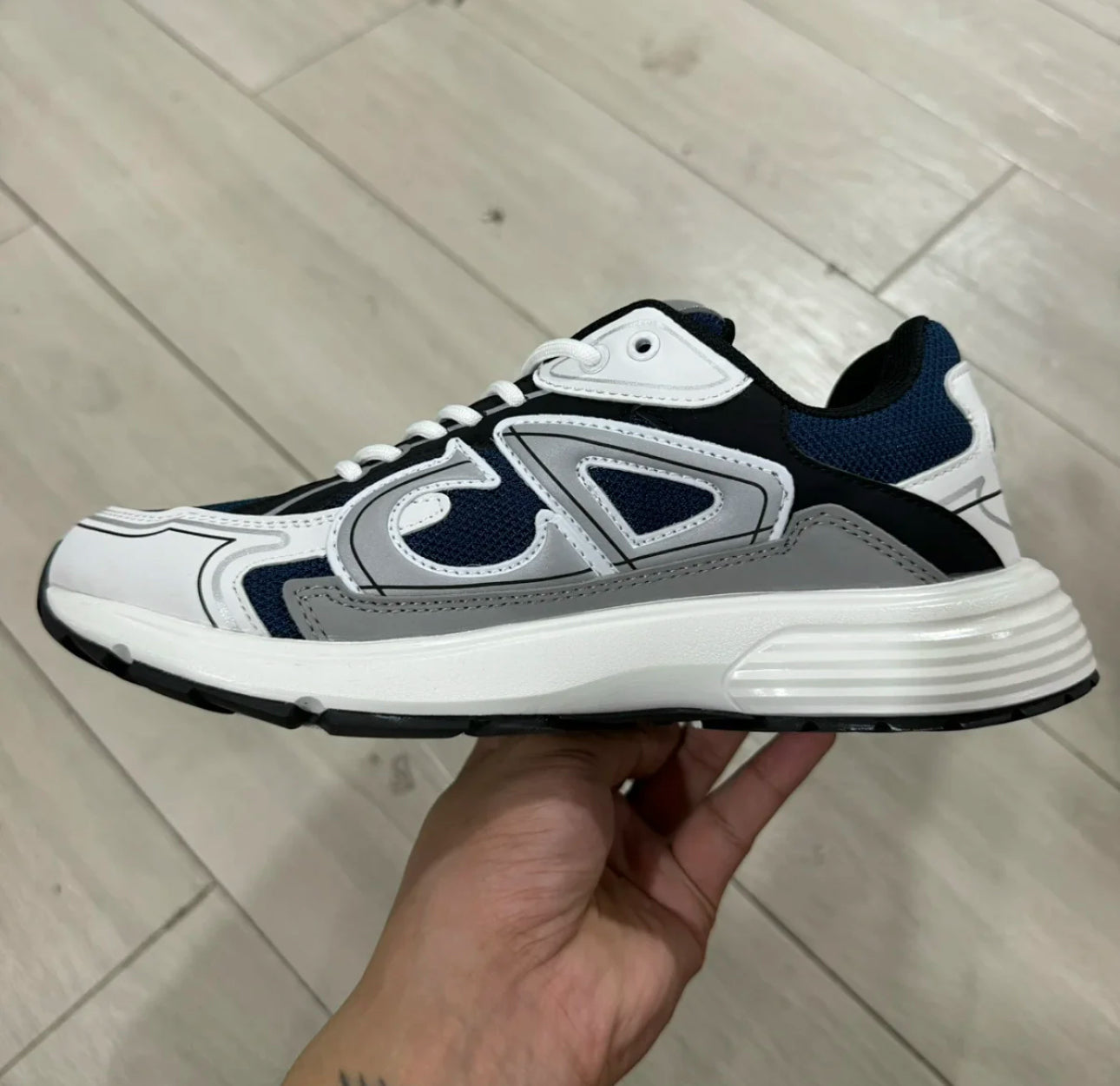 CD B30 Blue Navy and White
