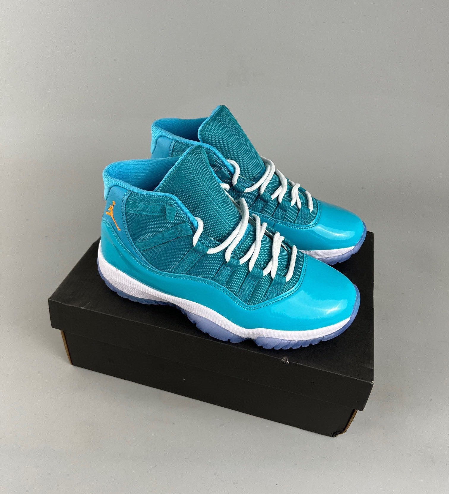 AJ11 UNC Win Like 82