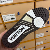 Trainer White and Black
