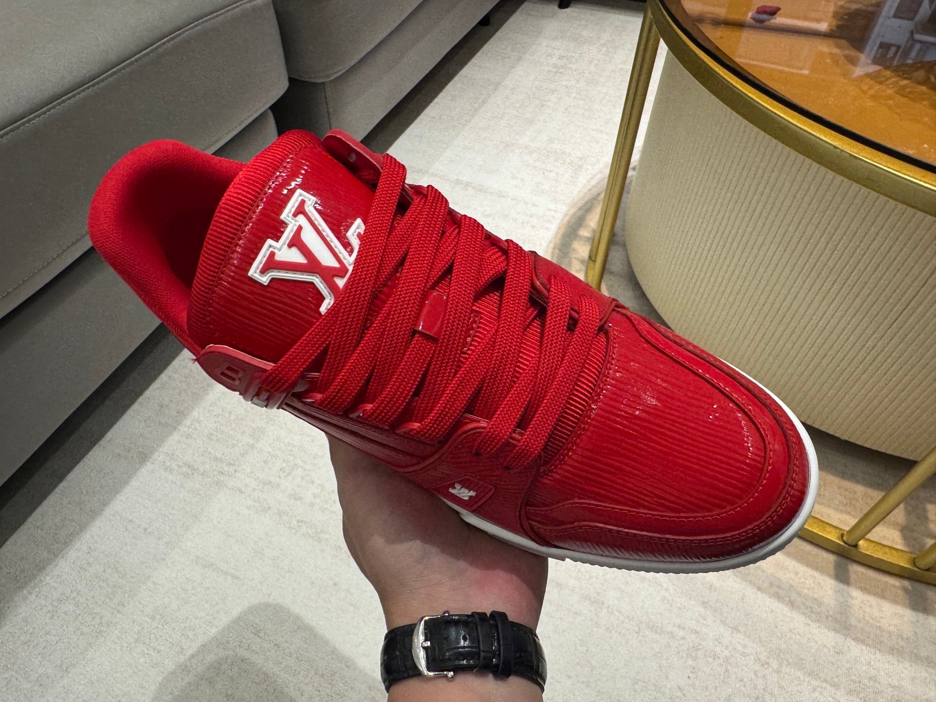 Trainer Red