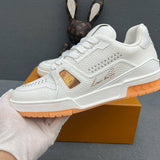 Trainer Orange