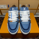 Trainer Blue