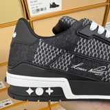 Trainer Black