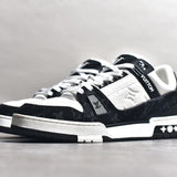 Trainer Black and White