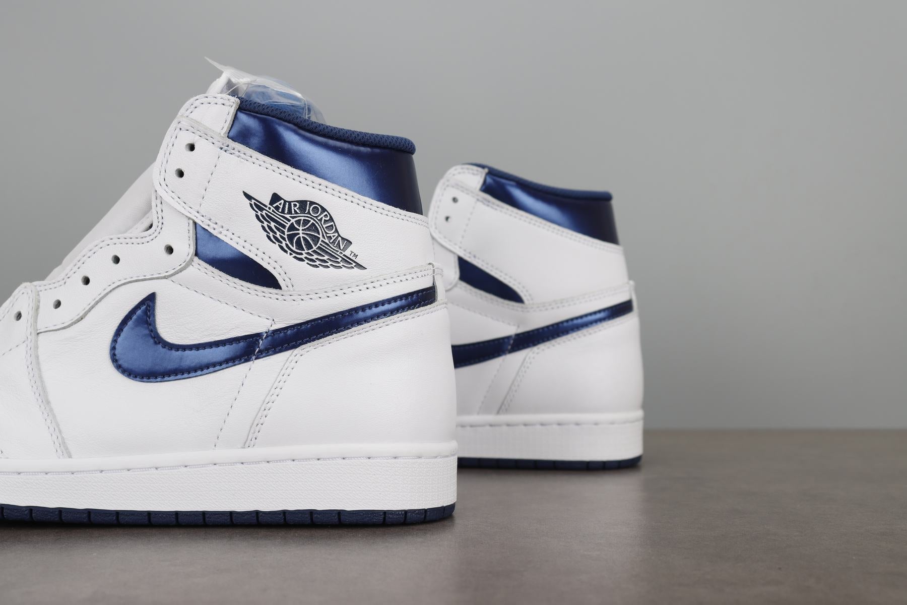AJ1 High Navy Metalizado
