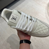Trainer White and Grey