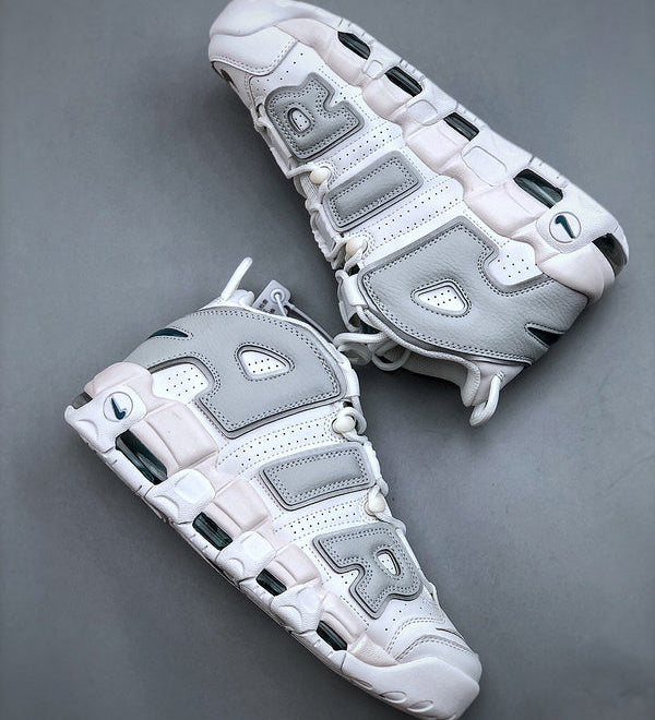 Uptempo Dust/White.