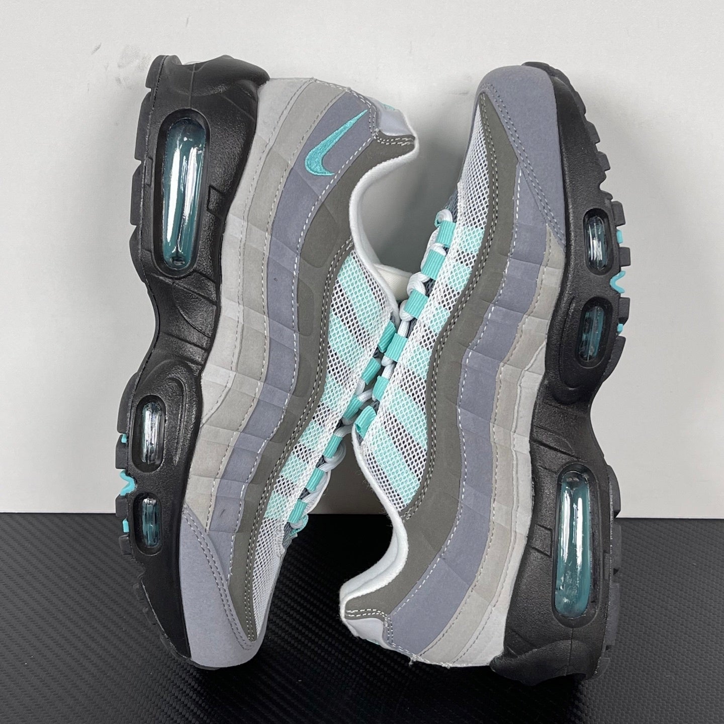 95 Hyper Turquoise