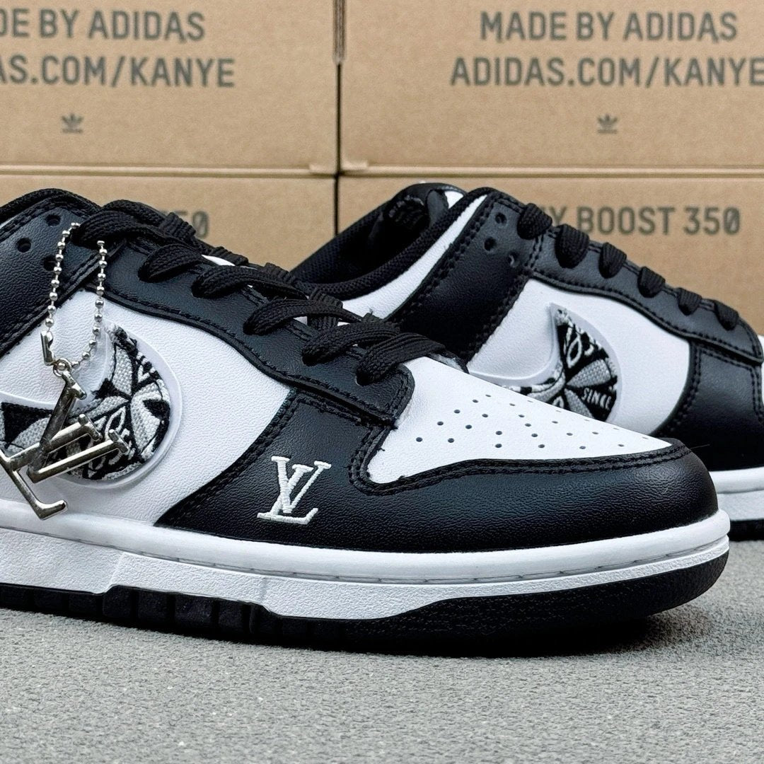 Sb Low Black and White