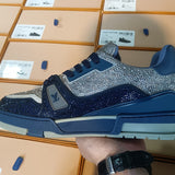 Trainer Blue