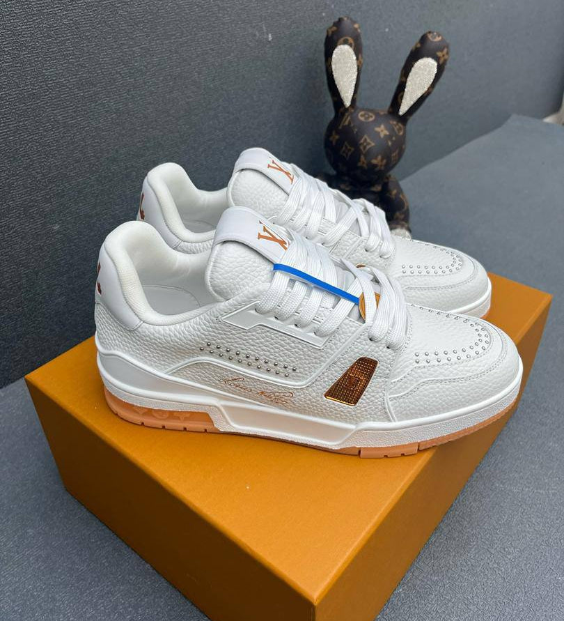 Trainer Orange