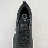 ZoomX Invincible Run Flyknit 3 Black/White