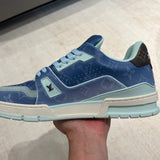 Trainer Blue