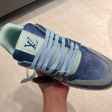Trainer Blue