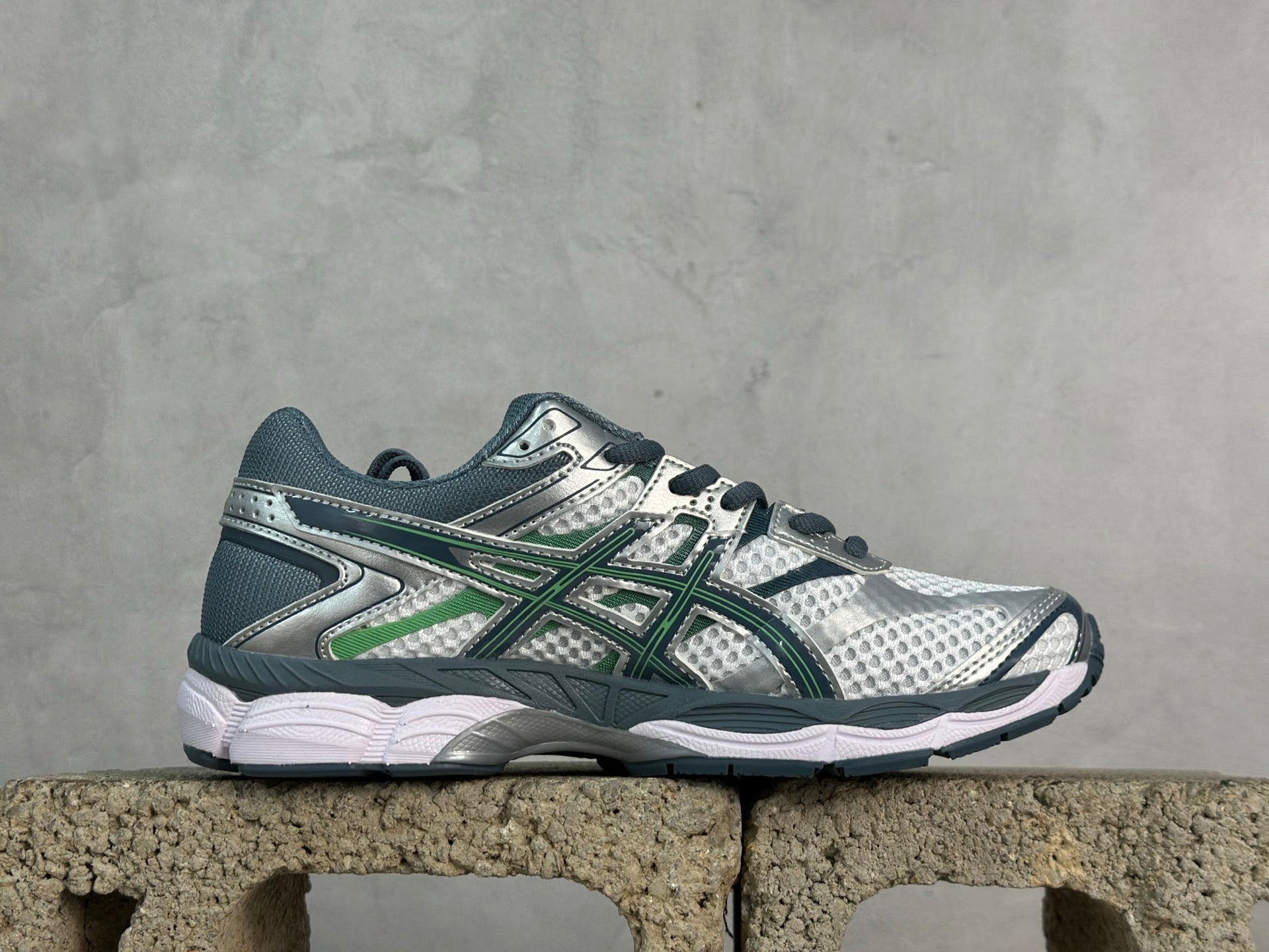 Gel-Cumulus Green and Silver