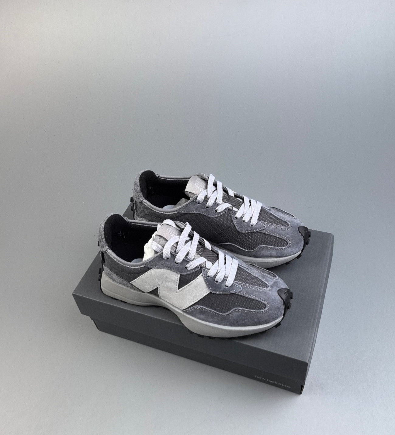 327 Gordura Dark Grey