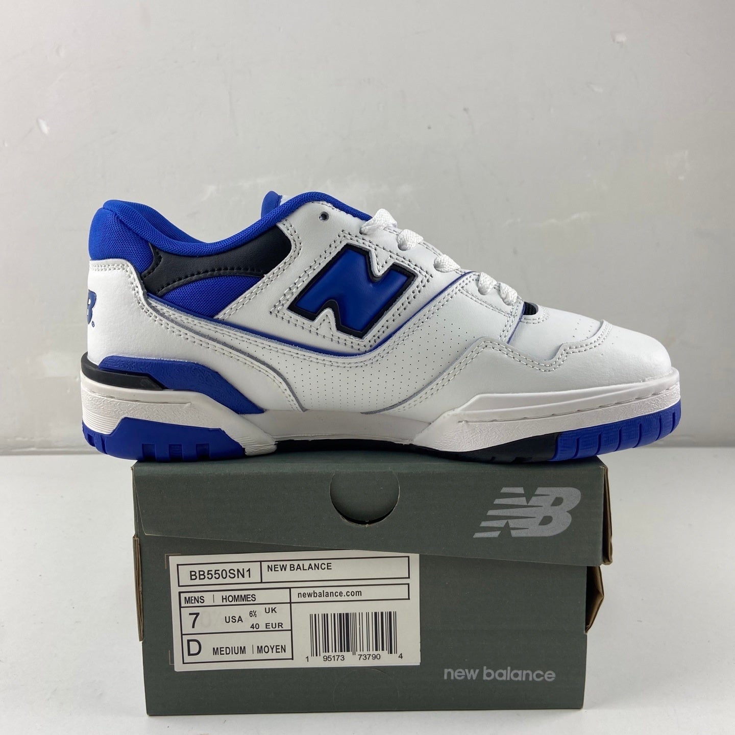 550 White and Blue