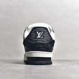 Trainer Black and White