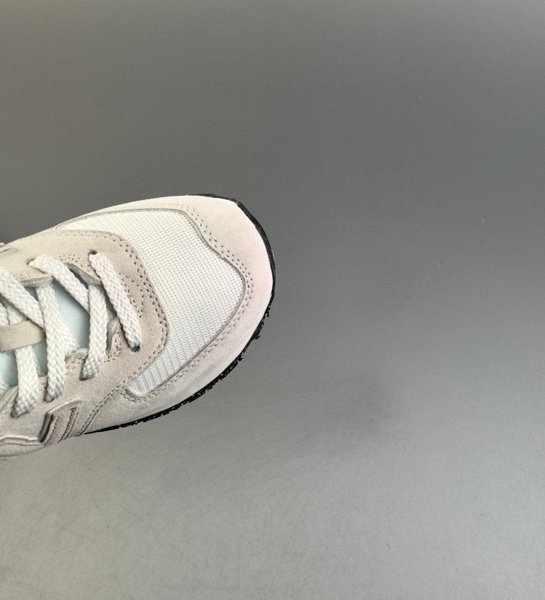 574 Creme