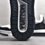 Trainer Black and White