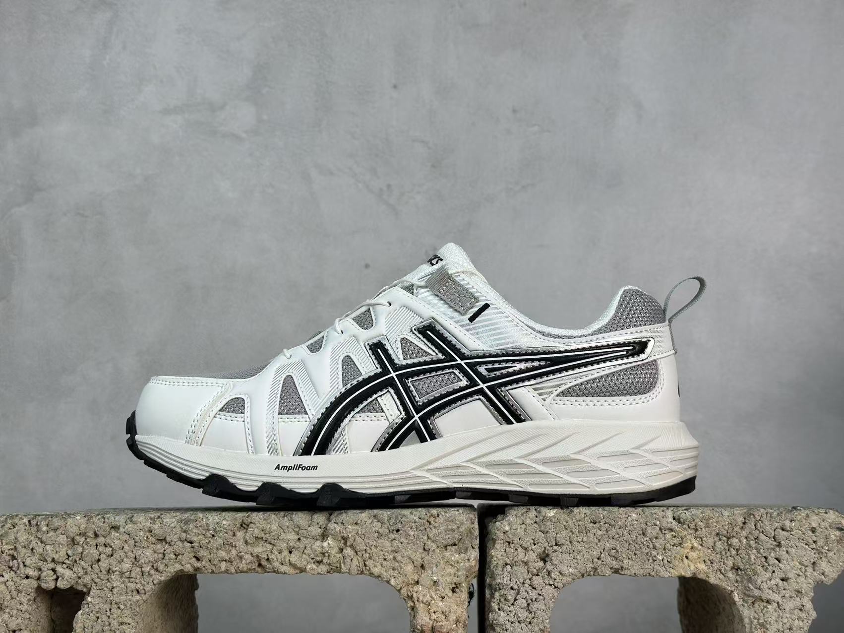 GEL-SONOMA FE White/Black/Grey