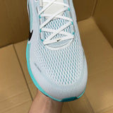 Vomero 18 White/Blue