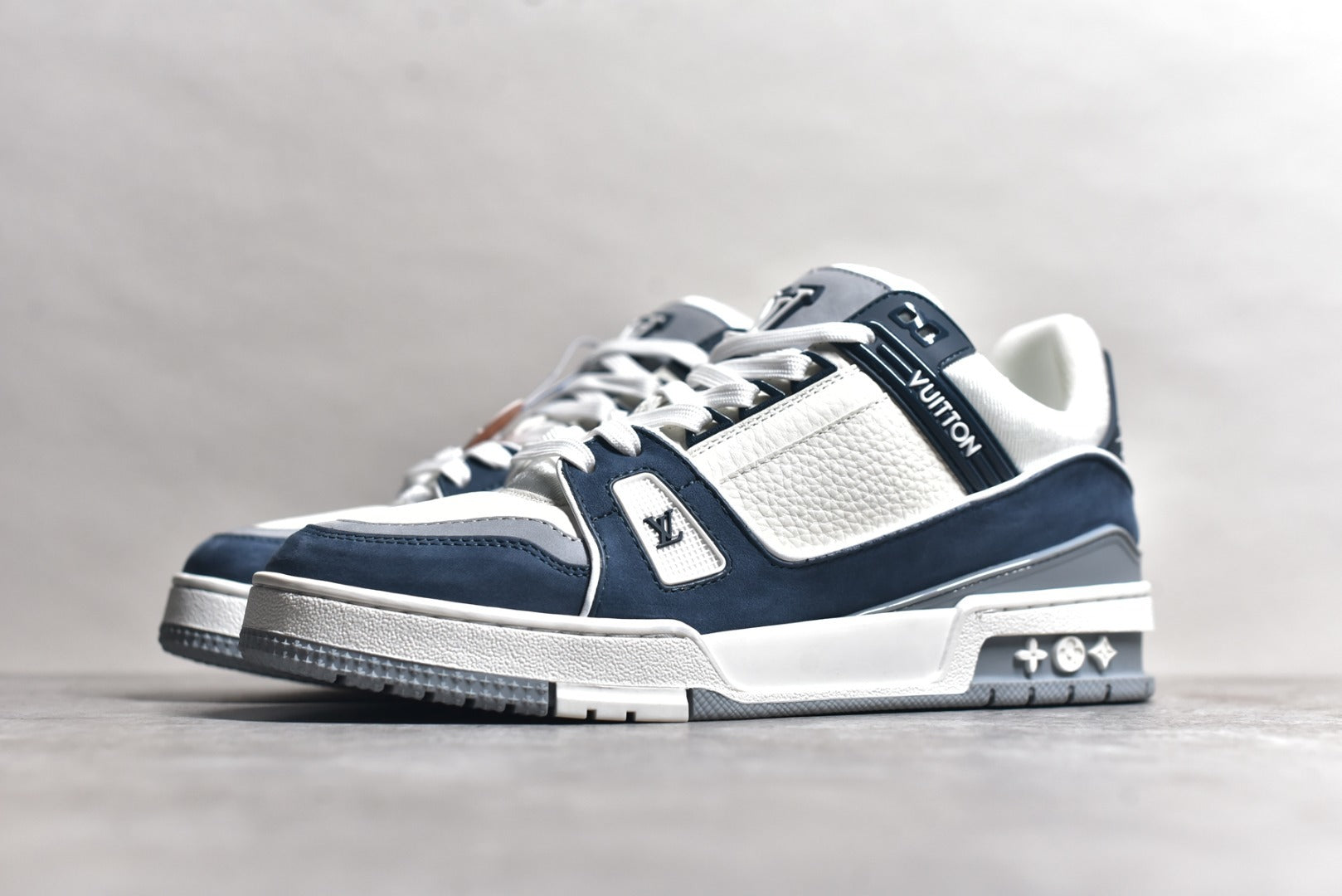 Trainer White and Blue