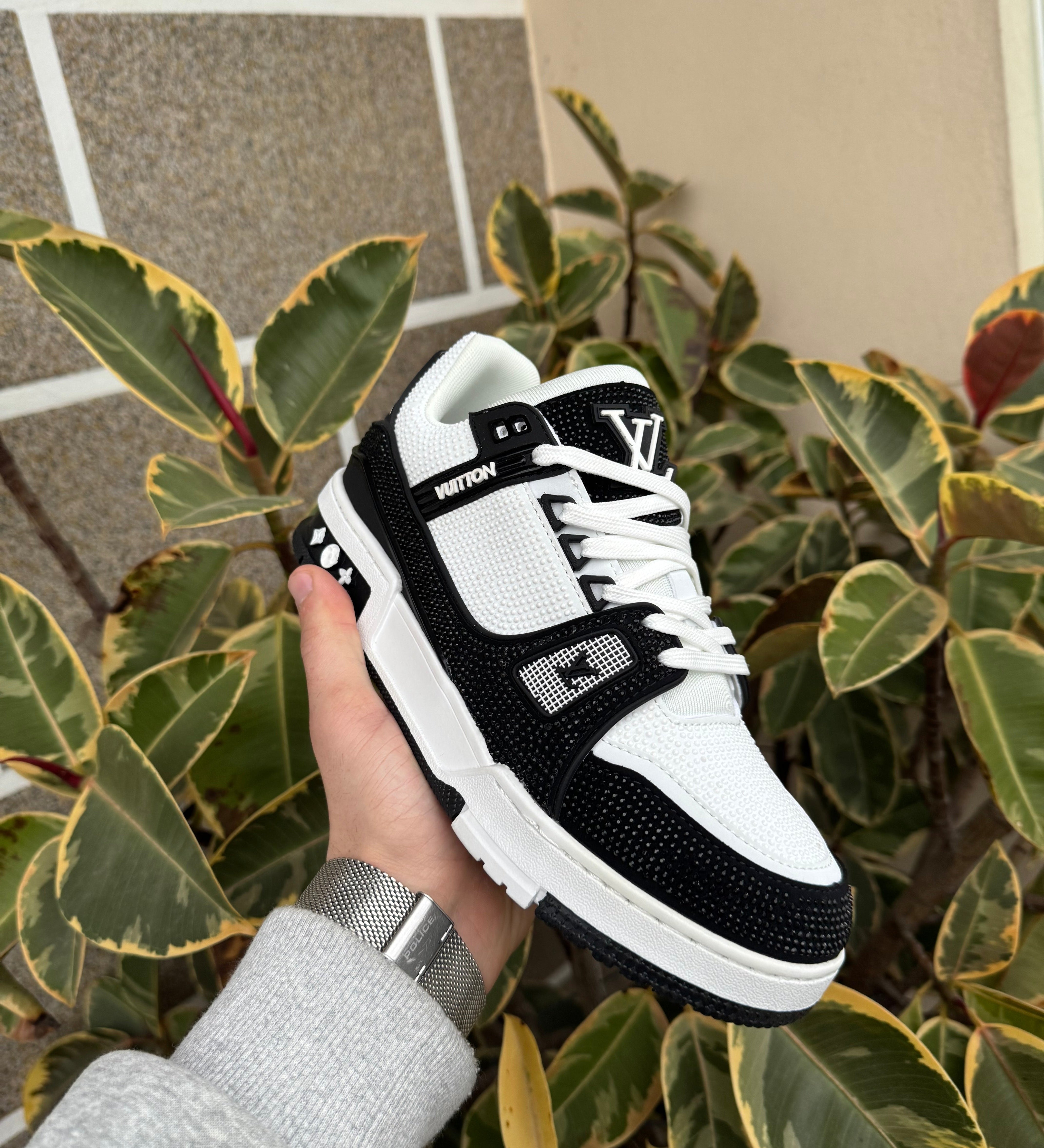 Trainer Brilhante Black and White