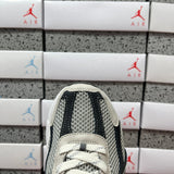 Vomero 5 Metallic Silver
