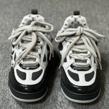 Skate Black and White