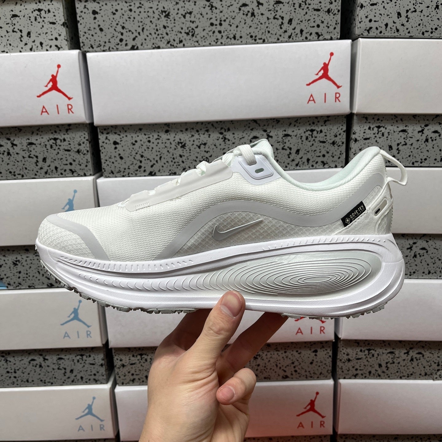 Vomero Plus White