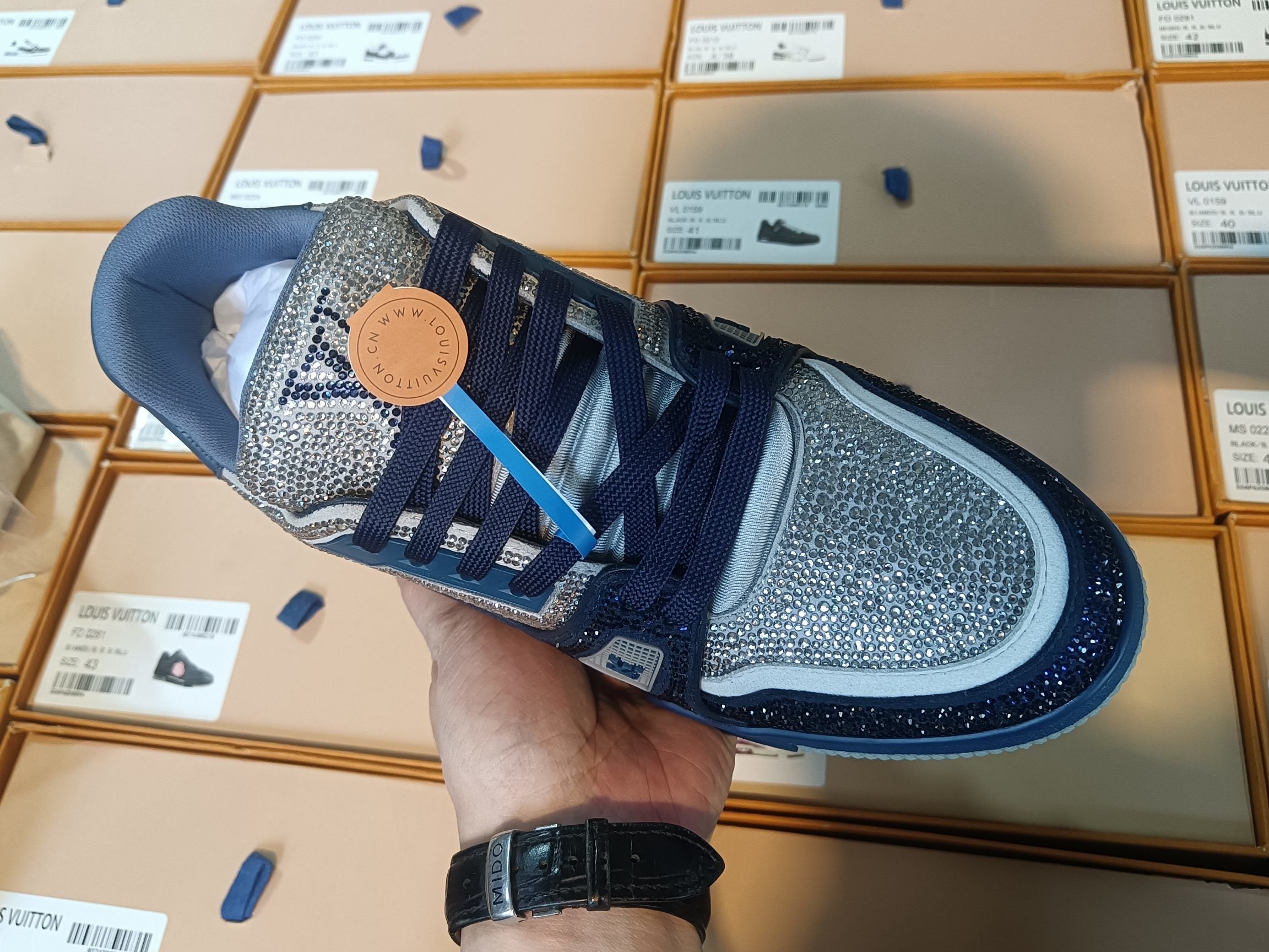 Trainer Blue
