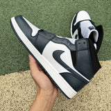 AJ1 MID Black
