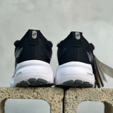 Gel-Kayano 31 Black/White