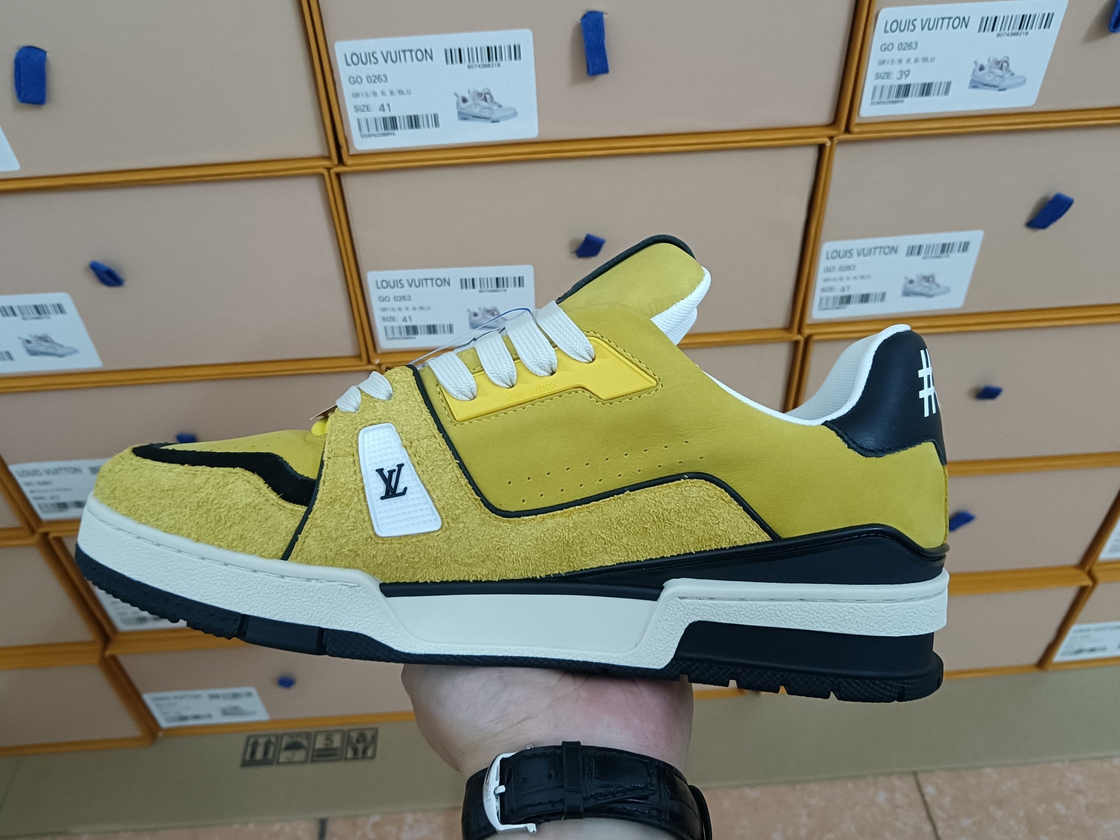 Trainer Yellow